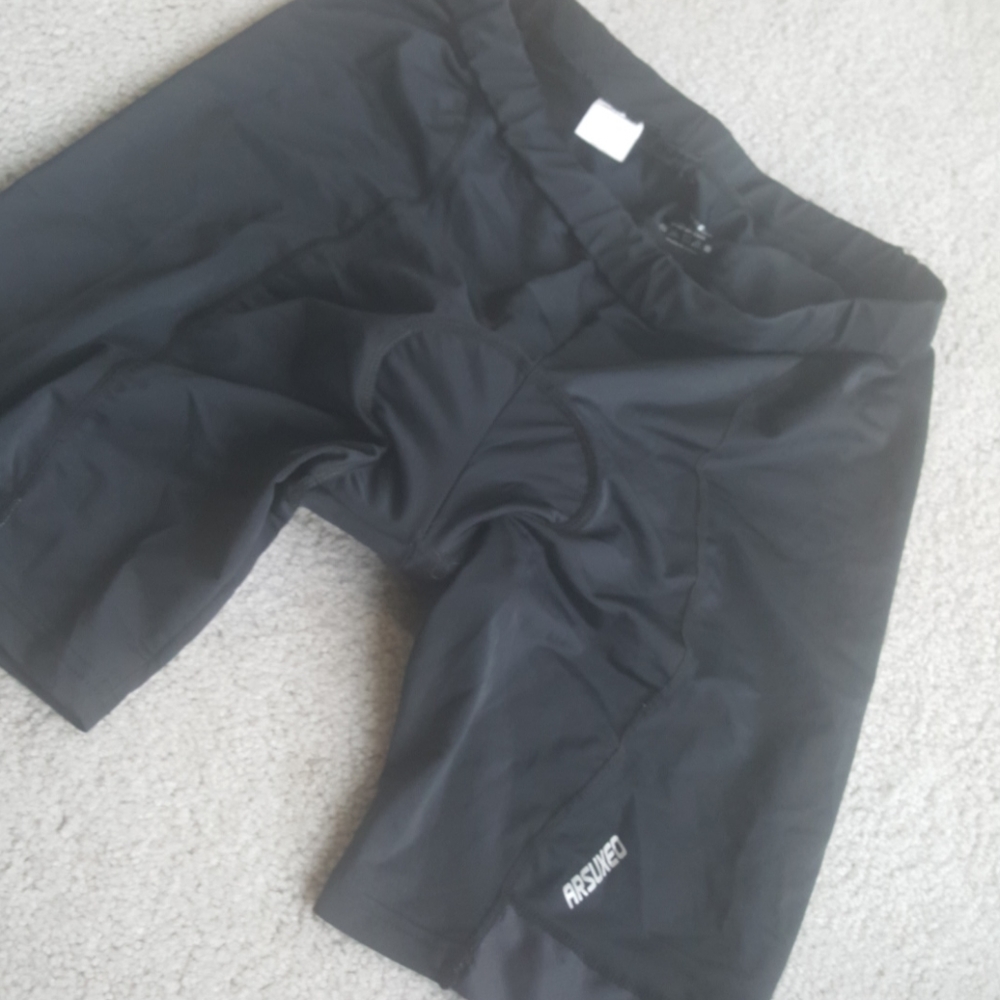 ARSUXEO Padded Cycling Shorts nwot